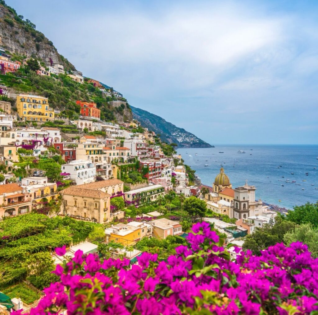 DU 17 Al 24 DE SEPTIEMBRE
¡Descubre la esencia de la costa italiana con nuestro emocionante viaje a Nápoles, Pompéi, l'île de Capri et la côte amalfitaine!